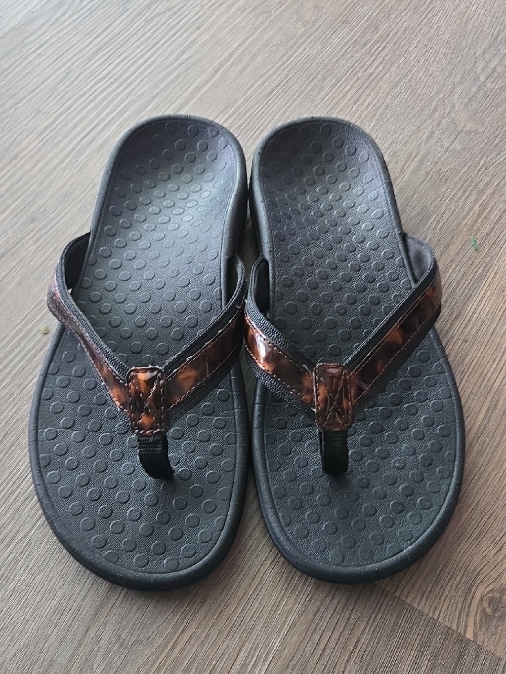 Vionic Tide Tortoiseshell Thong Sandal
